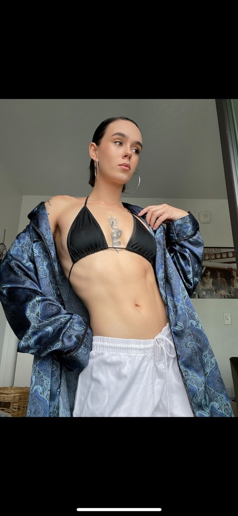 View Lola (lolabythekinks) OnlyFans 10 Photos and 3 Videos leaks 

 picture 2